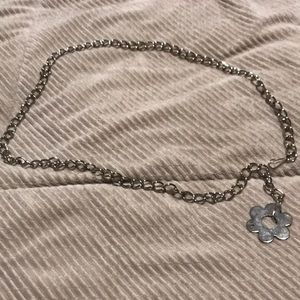 Women’s flower metal chain accent belt
